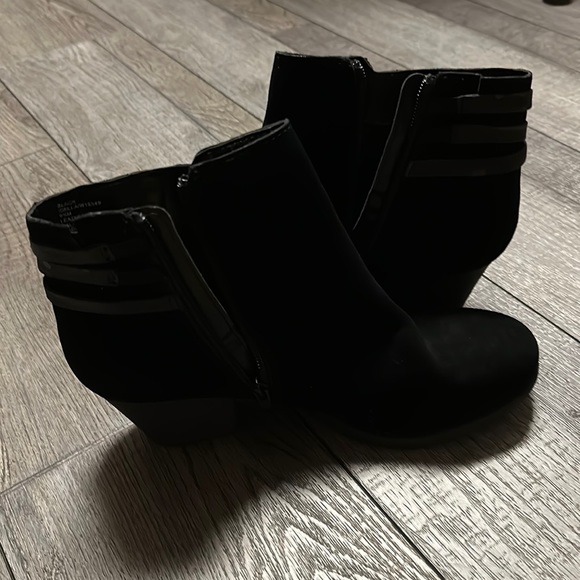 Boots - Picture 1 of 7